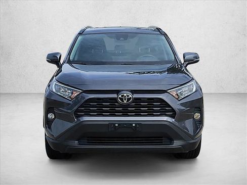 Used 2021 Toyota RAV4 XLE w/ Convenience Package FWD image 2