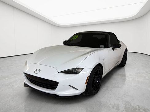Used 2016 MAZDA MX-5 Miata Club RWD image 18