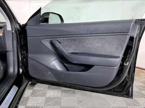 Used 2018 Tesla Model 3 Mid Range RWD image 23
