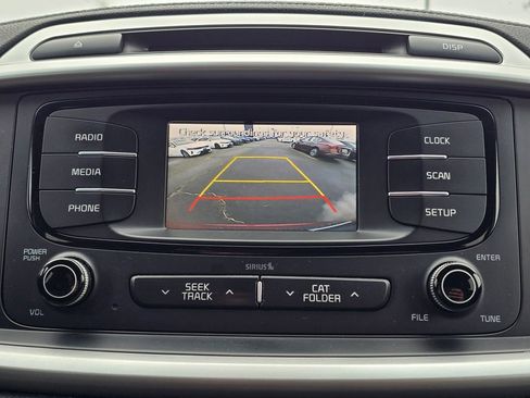 Used 2017 Kia Sorento LX image 31