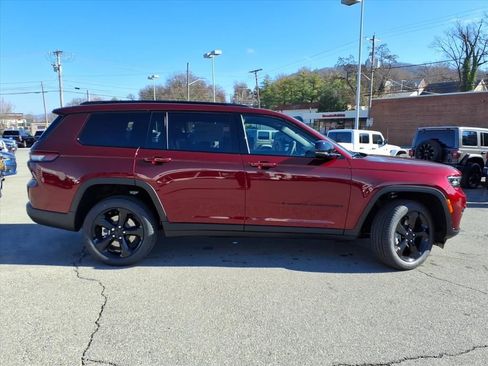 New 2025 Jeep Grand Cherokee L Limited image 3