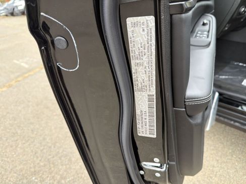 New 2025 Jeep Grand Cherokee L Altitude image 29