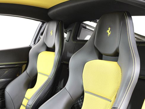 Used 2015 Ferrari 458 Speciale Coupe RWD image 36