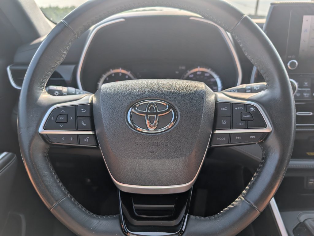 Used 2023 Toyota Highlander XSE FWD image 20