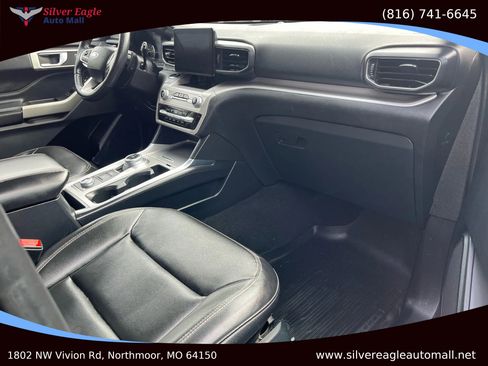 Used 2020 Ford Explorer XLT w/ Equipment Group 202A image 6