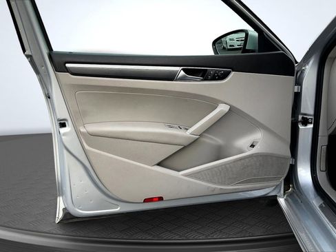 Used 2018 Volkswagen Passat 2.0T S image 23