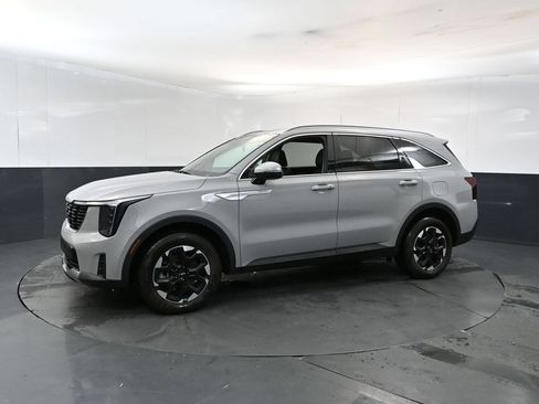 Used 2024 Kia Sorento S w/ Panoramic Sunroof Package AWD/4WD image 2