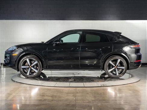 Certified 2026 Porsche Cayenne Coupe AWD/4WD image 2