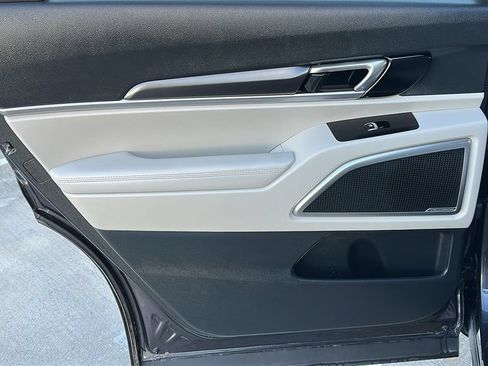 Used 2025 Kia Telluride S FWD image 34