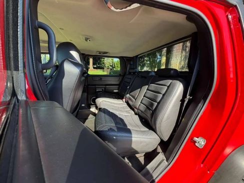 Used 2005 HUMMER H2 SUT w/ Preferred Equipment Group AWD/4WD image 13