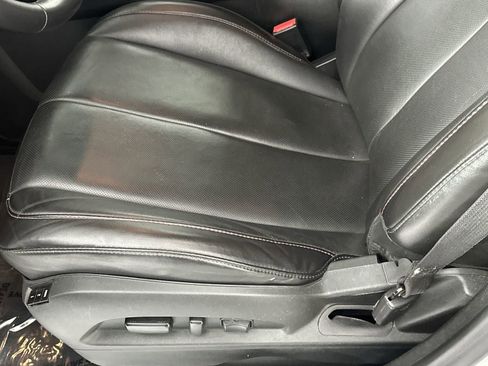 Used 2017 Chevrolet Equinox Premier w/ Enhanced Convenience Package FWD image 12