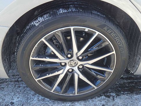 Used 2024 Toyota Camry SE image 8