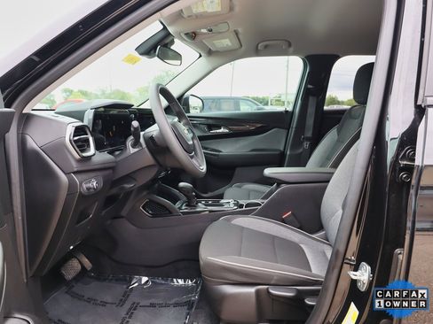 Certified 2024 Chevrolet TrailBlazer LT w/ Driver Confidence Package image 10