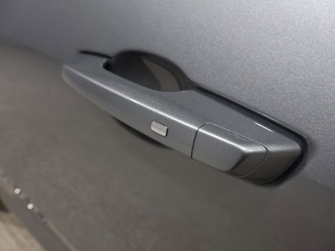 Used 2024 Chevrolet Traverse LT image 9