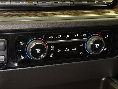 Used 2024 Chevrolet Silverado 2500 LT w/ Texas Edition image 31