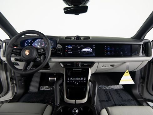 New 2026 Porsche Cayenne S image 29