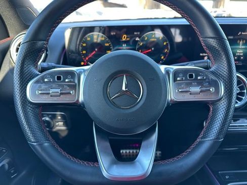 Used 2023 Mercedes-Benz GLB 250 4MATIC image 24