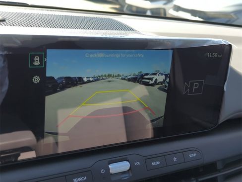 New 2025 Kia K4 LXS image 24