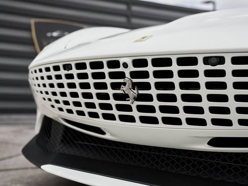 Used 2024 Ferrari Roma Spider image 9