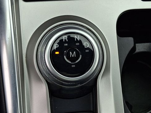 Used 2020 Ford Explorer Platinum w/ Premium Technology Package image 16