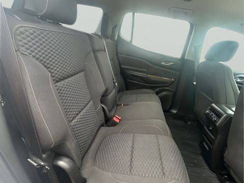 Used 2017 GMC Acadia SLE FWD image 11