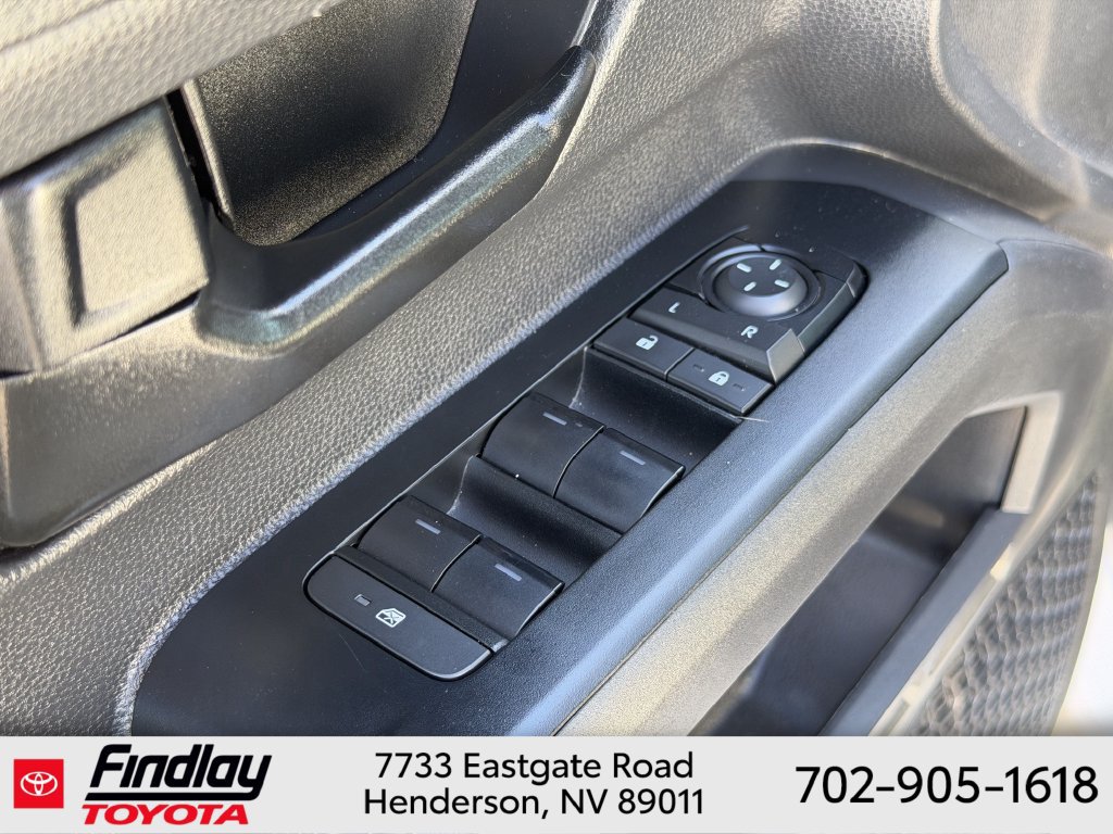 Used 2025 Toyota Tacoma SR5 AWD/4WD image 15