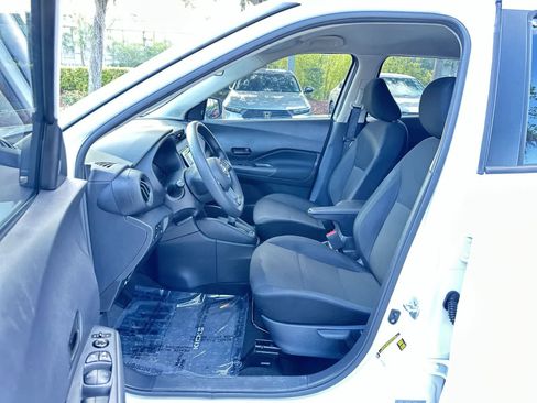 Used 2025 Nissan Kicks Play S FWD image 2