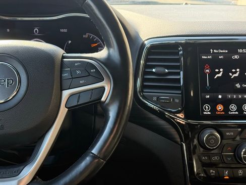 Used 2021 Jeep Grand Cherokee Laredo X image 10