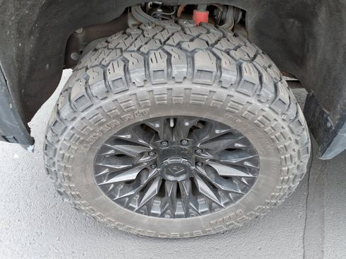 Used 2024 GMC Sierra 3500 Denali AWD/4WD image 9