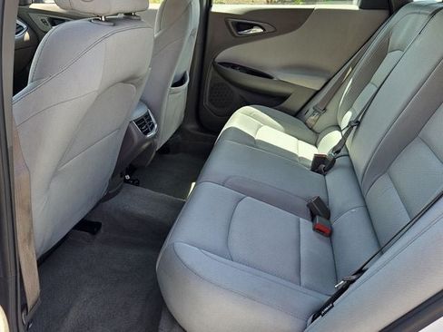Used 2024 Chevrolet Malibu LT FWD image 11