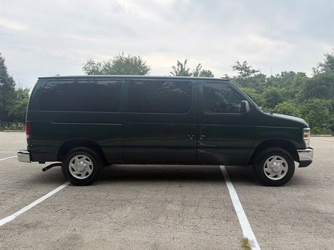 Used 2009 Ford E-150 and Econoline 150 Wagon RWD image 6