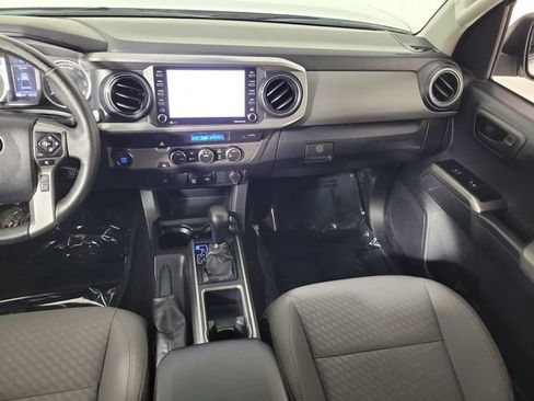 Used 2023 Toyota Tacoma SR5 RWD image 17