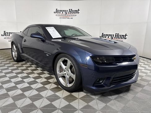 Used 2015 Chevrolet Camaro SS RWD image 3
