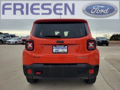 Used 2016 Jeep Renegade Trailhawk image 6