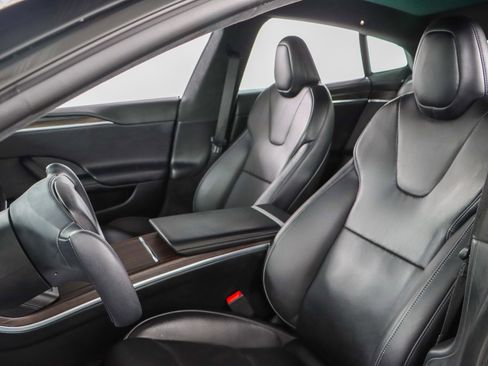 Used 2021 Tesla Model S Plaid image 22