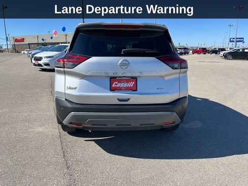 Used 2023 Nissan Rogue SV image 5