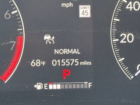 Used 2024 Honda HR-V EX-L image 11