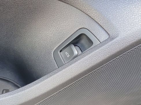 Used 2018 Audi A3 2.0T Premium FWD image 19