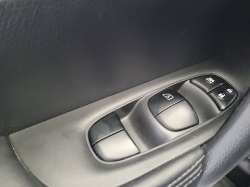 Used 2018 Nissan Rogue S FWD image 27