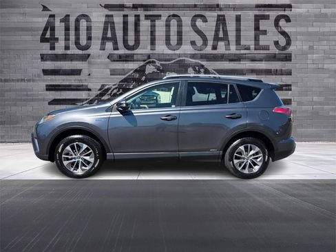 Used 2018 Toyota RAV4 XLE AWD/4WD image 7