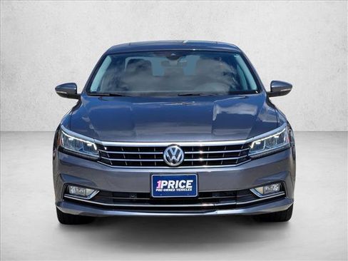 Used 2017 Volkswagen Passat 1.8T SEL Premium FWD image 2