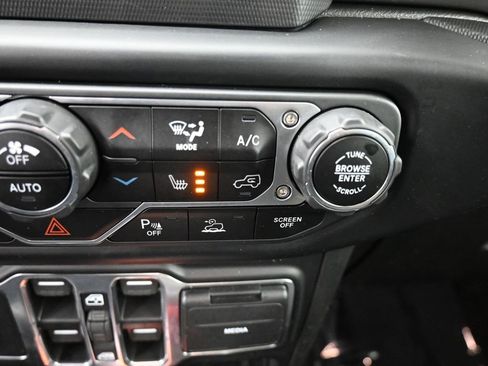 Used 2022 Jeep Gladiator Sport image 17