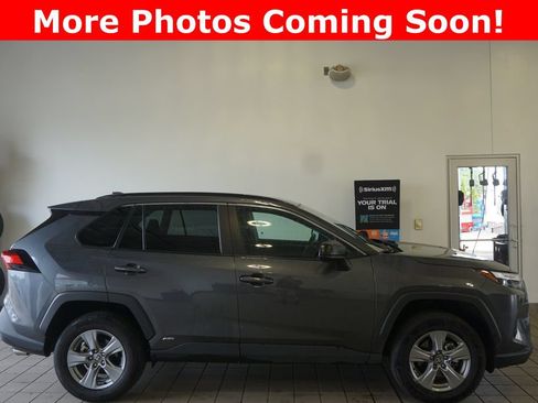 Used 2025 Toyota RAV4 LE AWD/4WD image 2