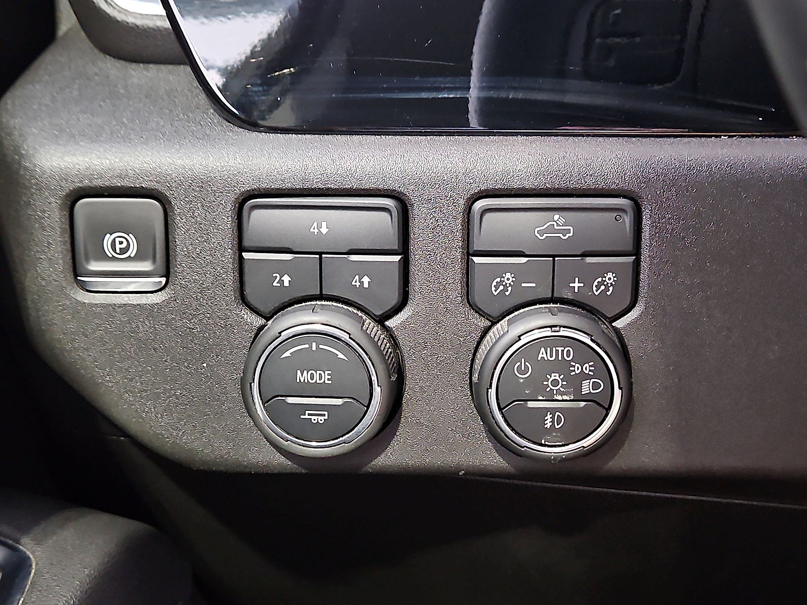 Used 2025 Chevrolet Silverado 2500 LT w/ Convenience Package AWD/4WD image 19