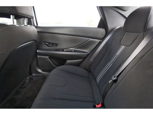 Used 2025 Hyundai Elantra SEL FWD image 13