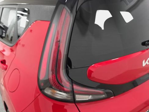 Used 2025 Kia Soul EX FWD image 32