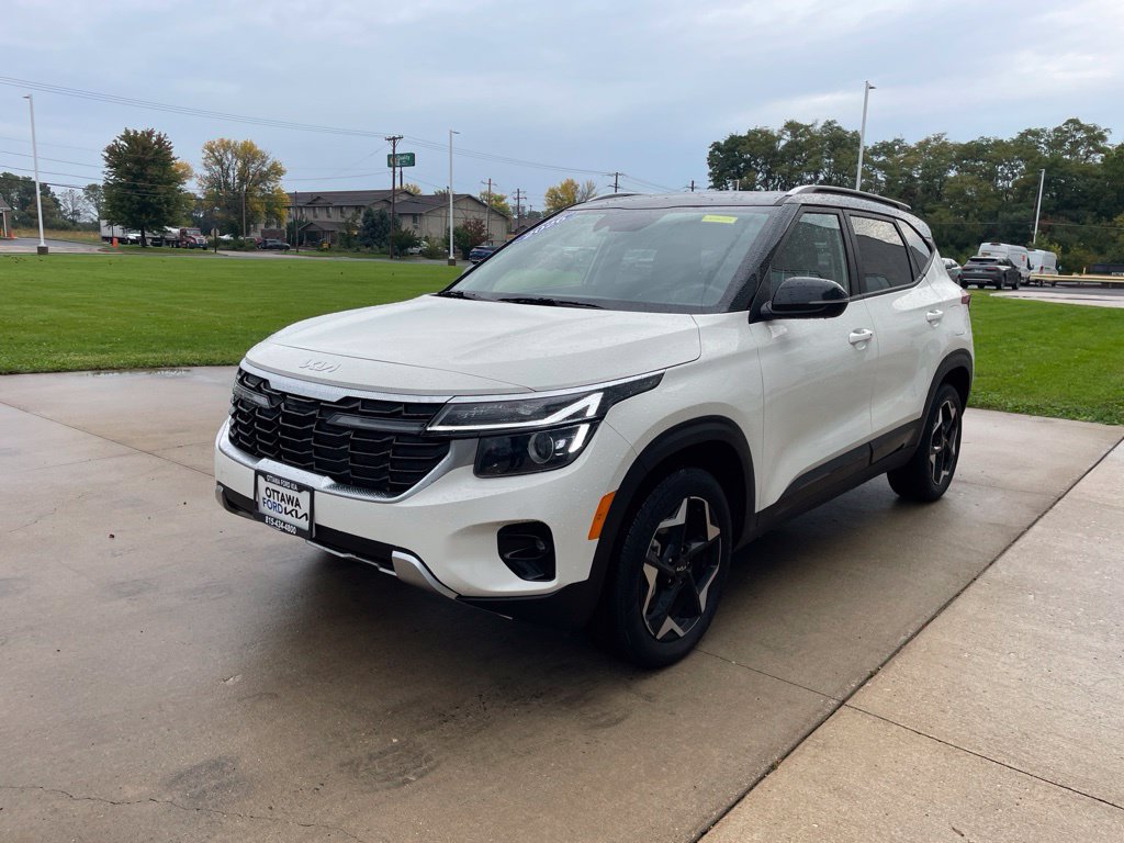 Used 2026 Kia Seltos S AWD/4WD image 2