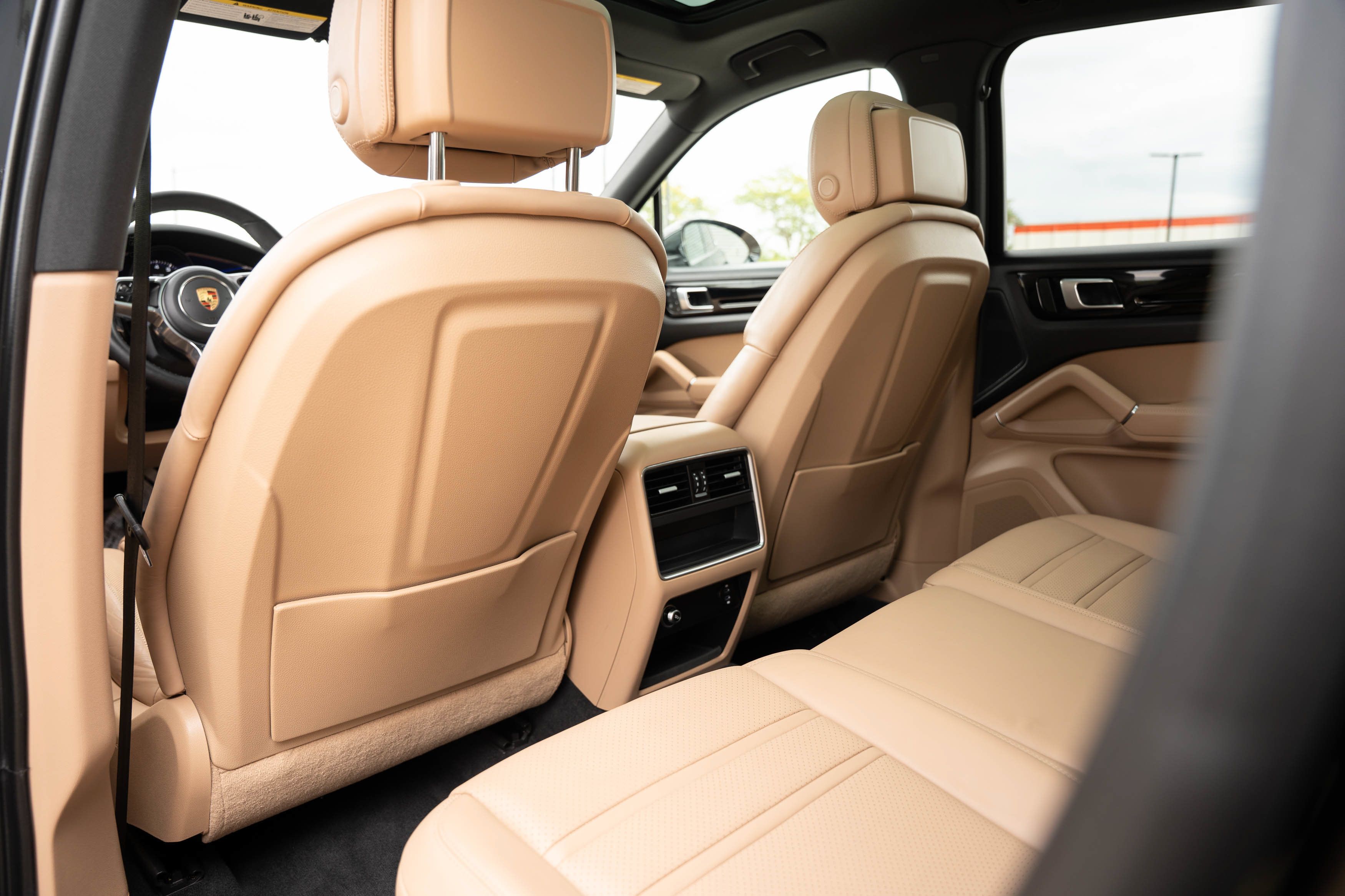 Used 2023 Porsche Cayenne AWD/4WD image 23