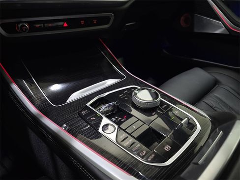 Used 2024 BMW X5 M60i w/ Executive Package image 28