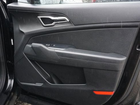 Used 2023 Kia Sportage LX image 21